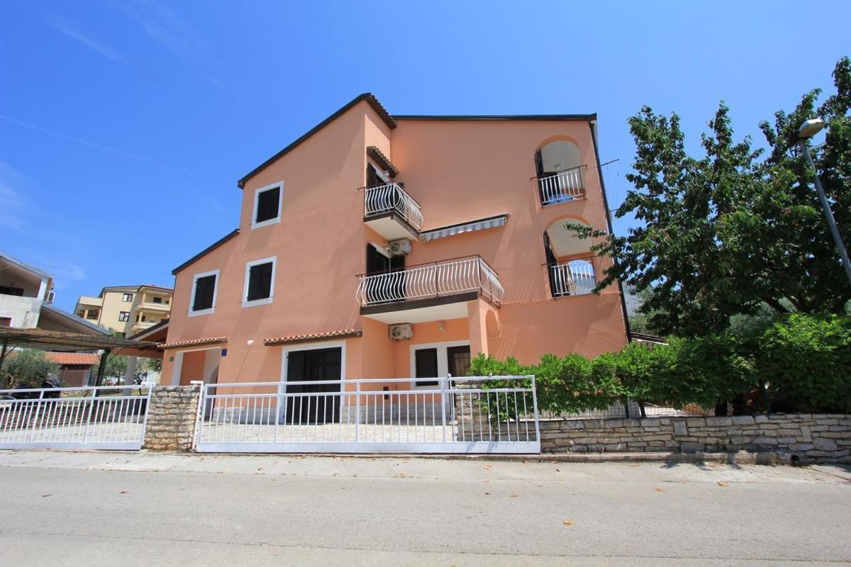 Apartment Susy Pula